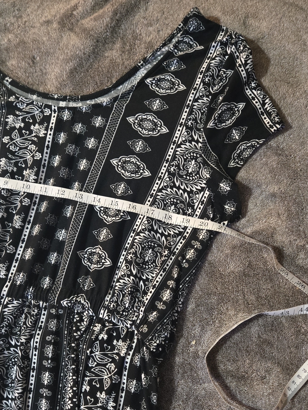 Derek Heart Black and White Bandana Print Romper - Picture 5 of 6